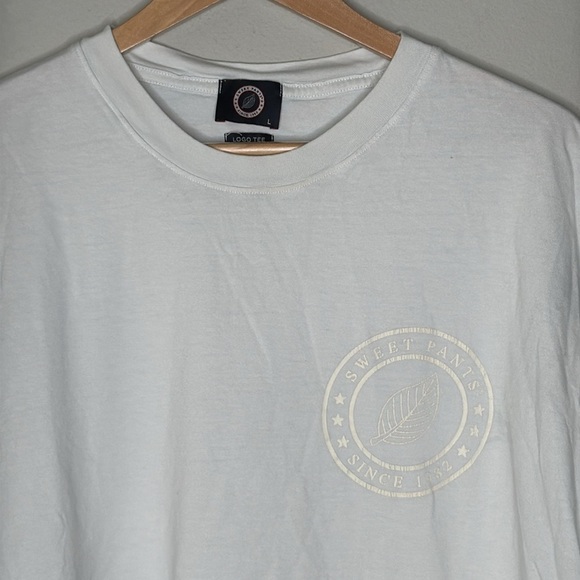 Sweet Pants Paris Short Sleeve Logo Tee in White Tone on Tone Size Large Unisex - Picture 3 of 10